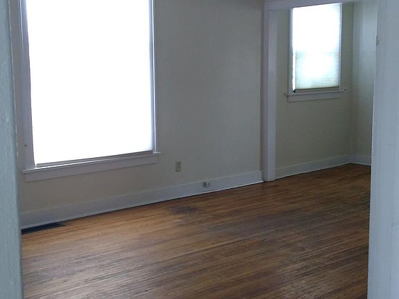 2nd image of 804 E Alder St