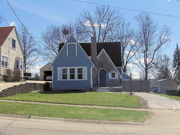 1st image of 4004 Central Ave