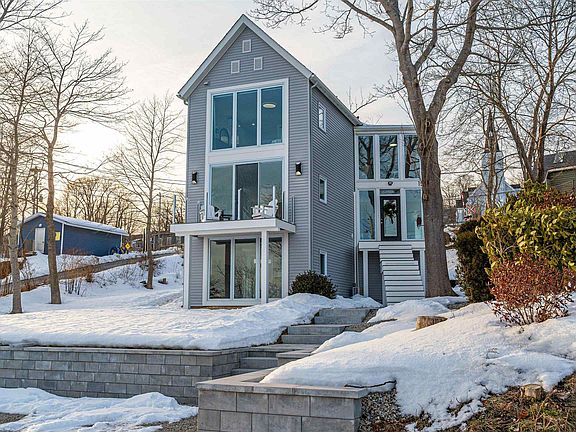 3rd image of 15 Shipyard Rd