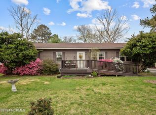 102 Maiden Ln, Jacksonville, NC 28546