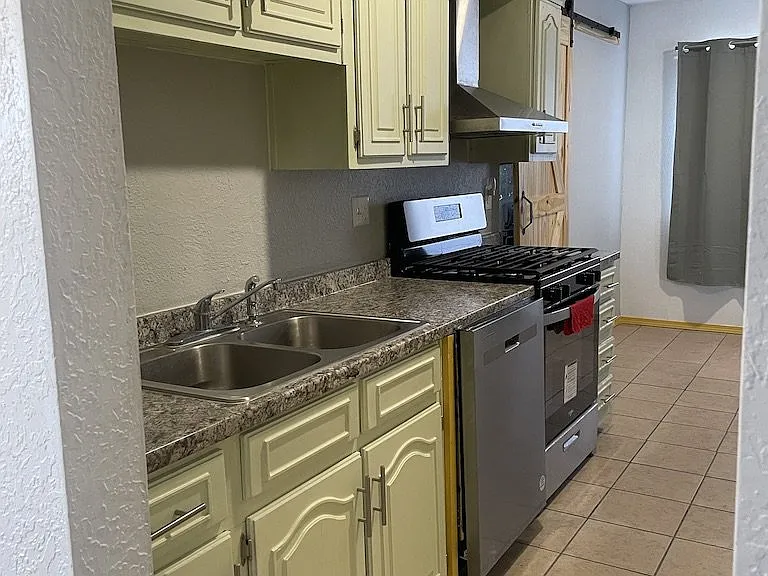 10604 Fieldrock Ct — Photo 17