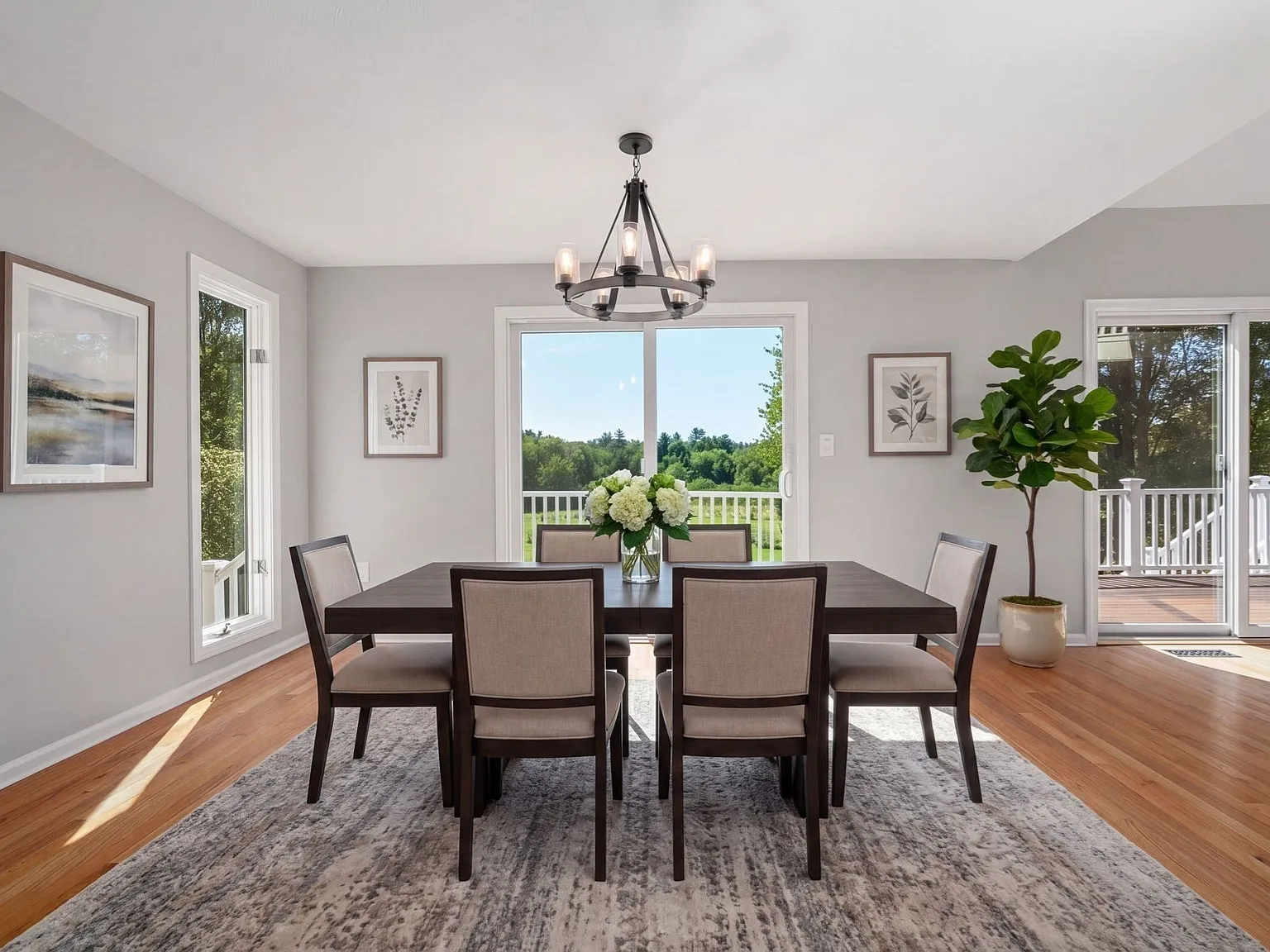 3 bed, 2.5 bath, 3335 sqft, $4,995 — Photo 3