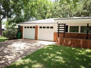 1405 Thompson Dr, Graham, TX 76450