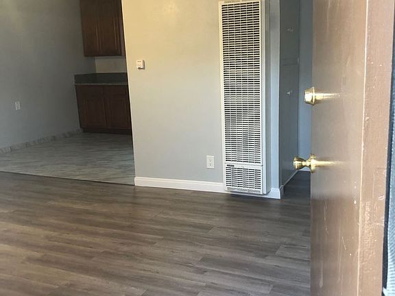4th image of 2234 Santa Fe Ave APT 11