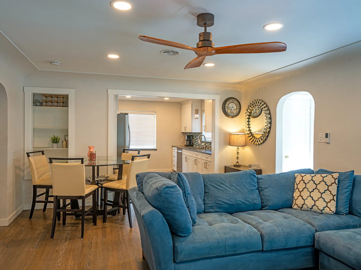 1 bed, 1000 sqft, $1,700 — Photo 4