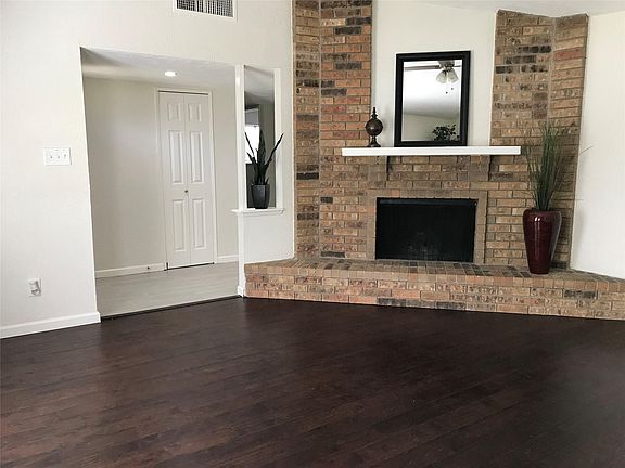 3rd image of 312 Willow Springs Dr