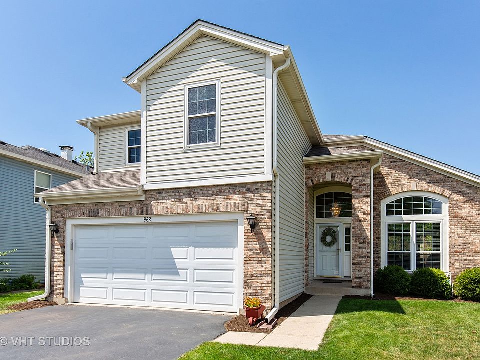 1st image of 962 Tallgrass Dr