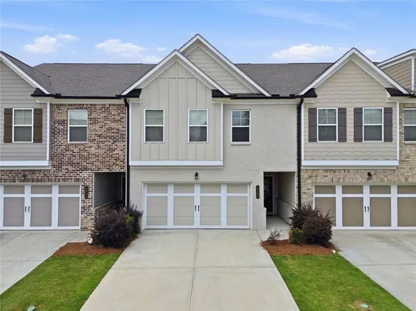 5052 Silver Fox Trl, Oakwood, GA 30566