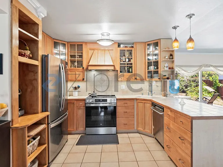 7525 Hazelnut Dr — Photo 15