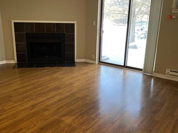 2nd image of 440 E Osage Ln APT 1B