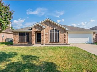 604 Coal Creek Dr, Mansfield, TX 76063