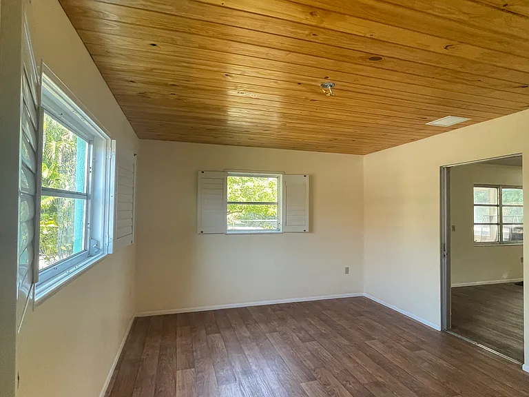 255 S Venice Blvd — Photo 24