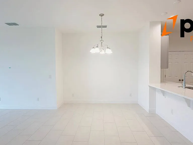 7896 Syracuse Dr — Photo 12