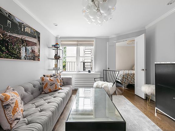 3rd image of 350 Bleecker St APT 2C