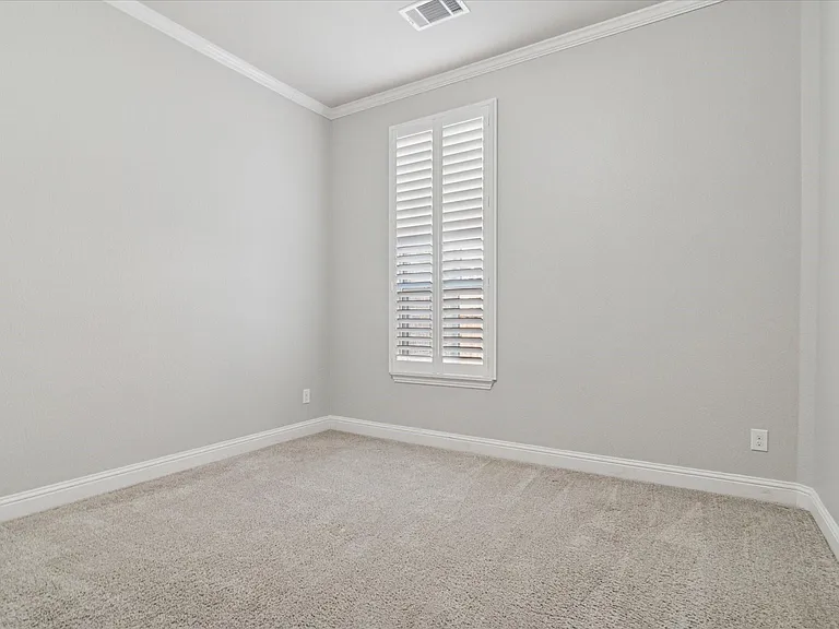 1618 Whirlaway Ct — Photo 15
