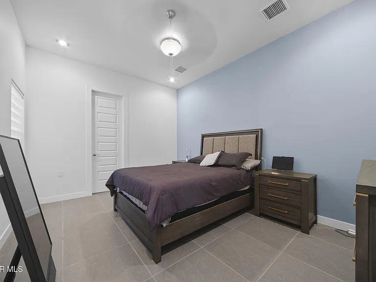 5973 Cartagena Cir — Photo 27