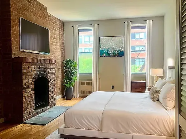 189 East 93rd Street image 1 of 7