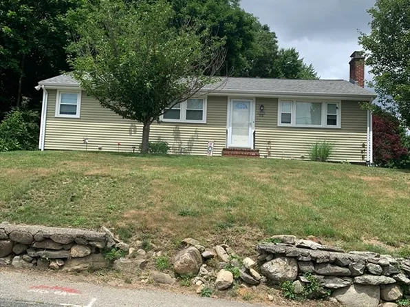 98 Sunshine Dr, Marlborough, MA 01752