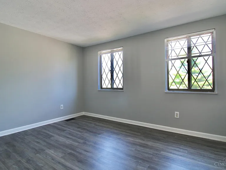 512 Glencoe Ct — Photo 13