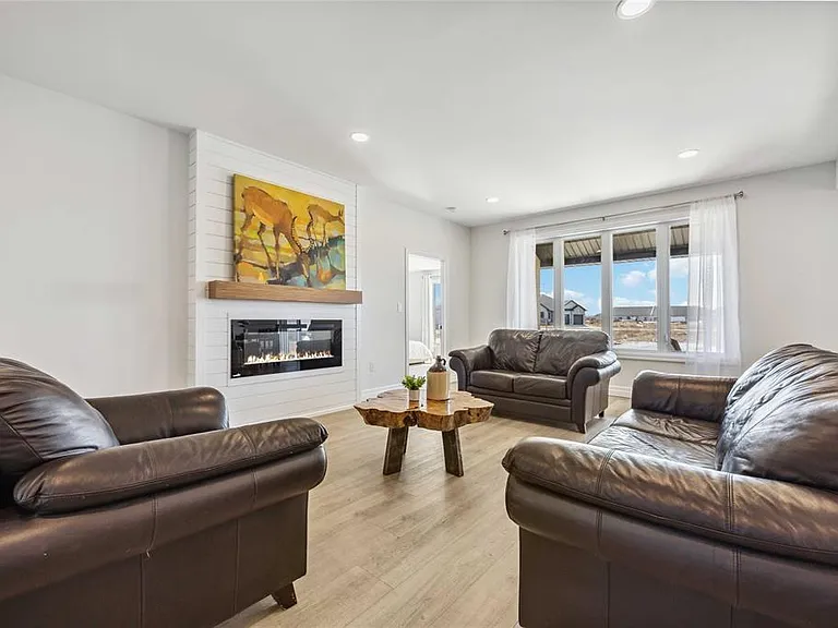 640 Sweetbay Cres — Photo 8