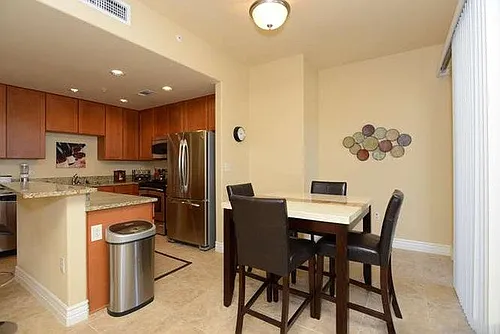 215 N Ctr #504 Photo 1