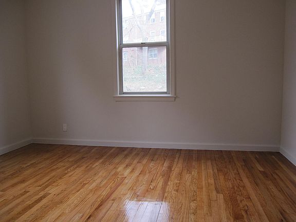 3rd image of 242 Broadway #9