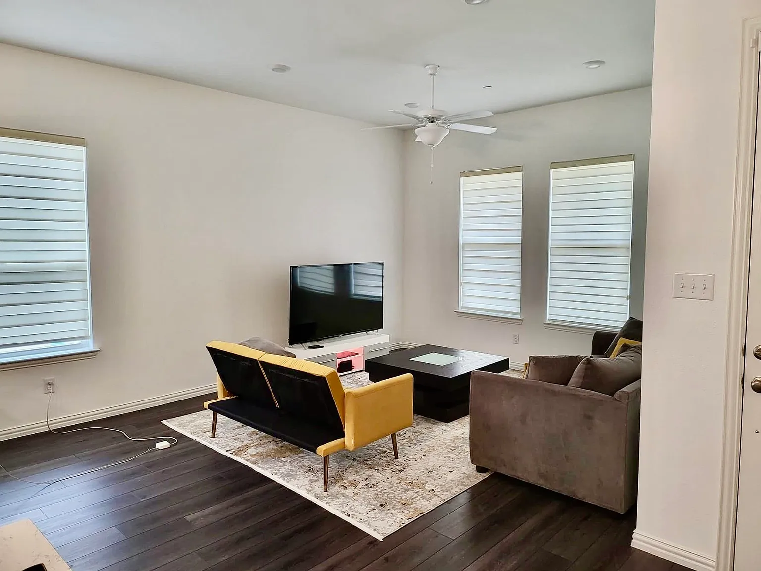 3 bed, 1979 sqft, $2,650 — Photo 4