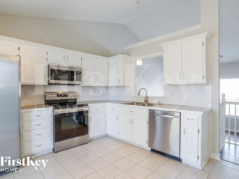 11108 N Lewis Ave — Photo 5