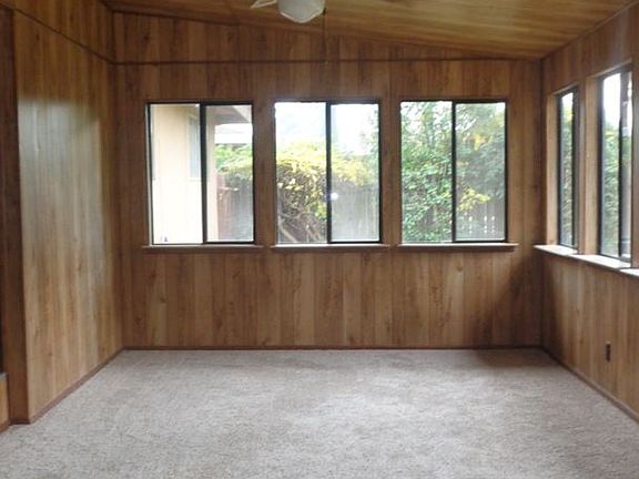 5th image of 1347 Crest Dr