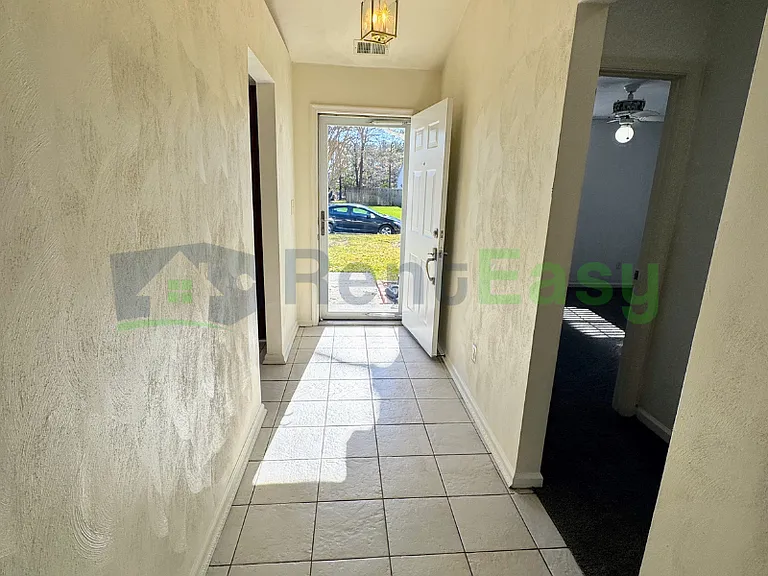2038 Coral Ivy Ln — Photo 2