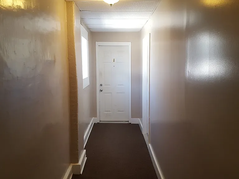 303 1/2 S Osage — Photo 1