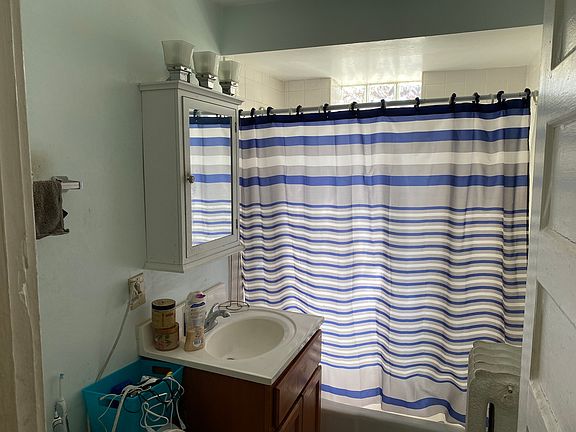 4th image of 200 N Marion St