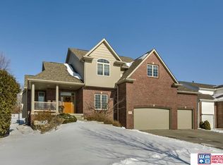 7800 Hunters Ridge Rd, Lincoln, NE 68516