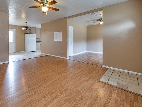 3rd image of 1217 W Felix St