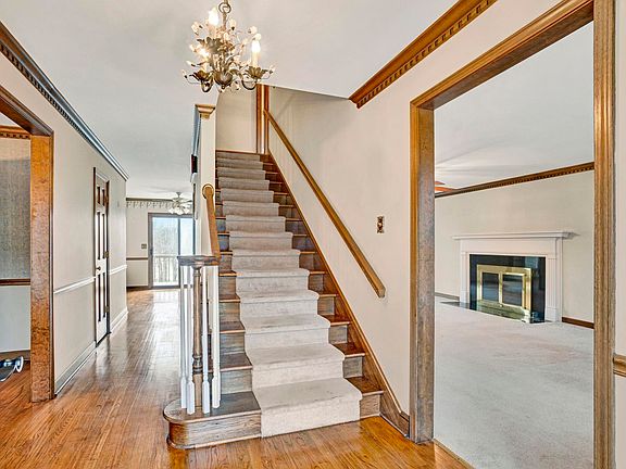 2nd image of 10 Sawgrass Ct