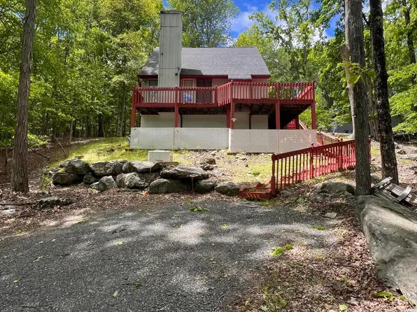 5709 Decker Rd, Bushkill, PA 18324