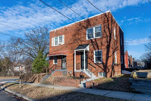 4502 Eads Pl NE Photo 1