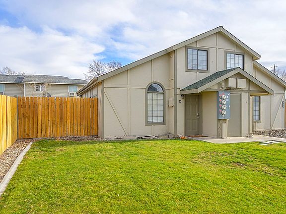 3rd image of 1021 S Juniper Dr #1021-D