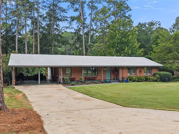 2nd image of 535 Riverhill