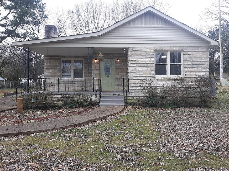 1st image of 2025 Wood Ave