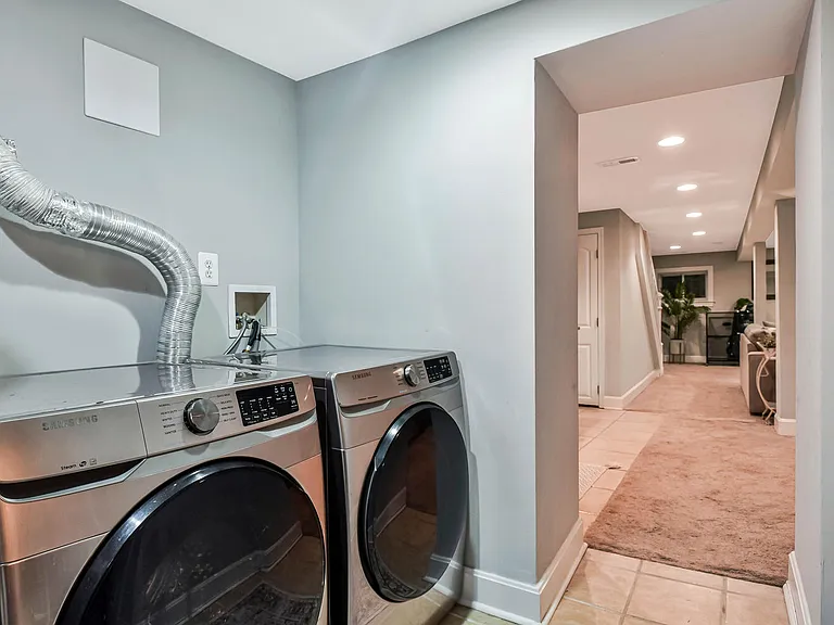 821 Madison St NW — Photo 35