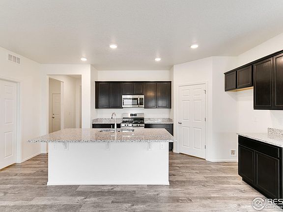 3rd image of 5399 Snowberry St