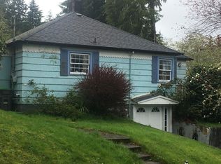 923 26th St, Astoria, OR 97103