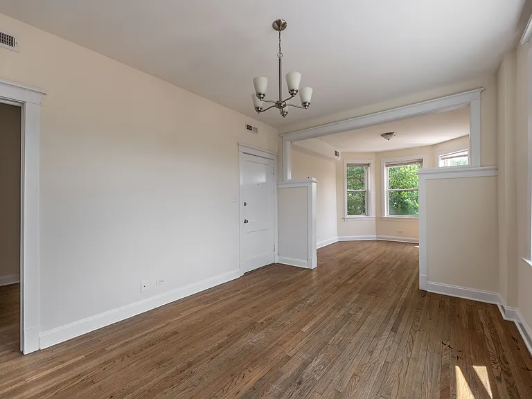 2826 N Troy St #2 — Photo 4