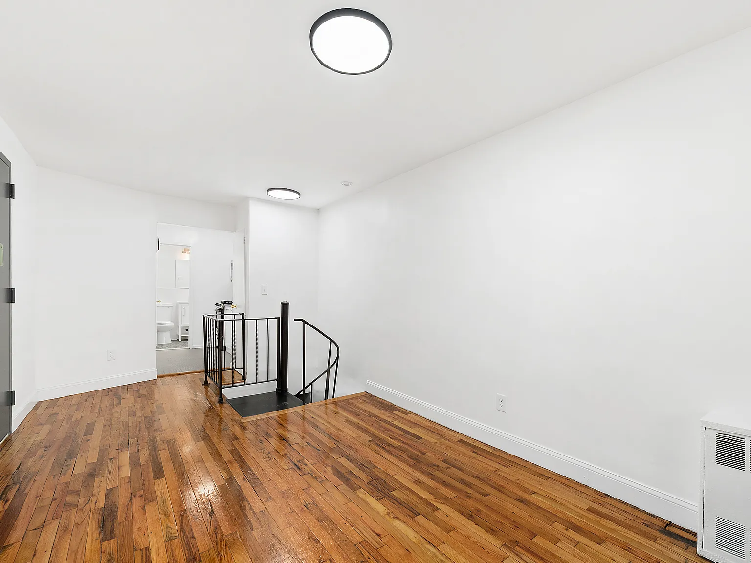 320 West 22nd Street — Photo 4