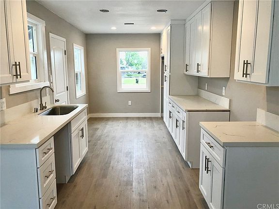 3rd image of 8206 Nuevo Ave