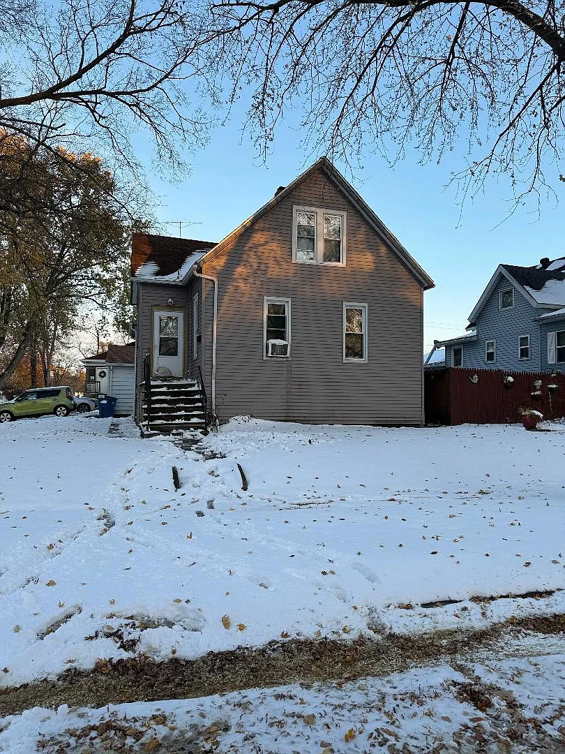 806 S Elm Ave photo 1