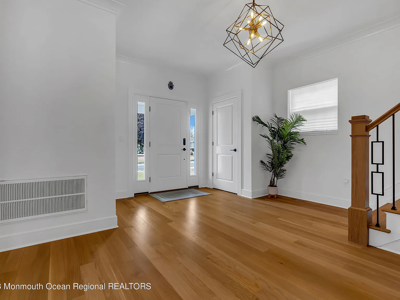 4 bed, 2.5 bath, 2852 sqft, $4,000 — Photo 2