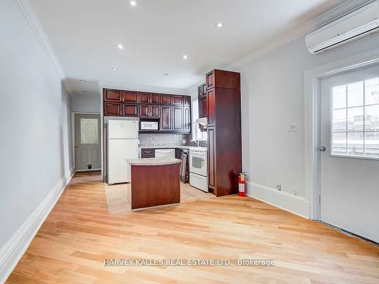 1098 Bathurst St #2 — Photo 9