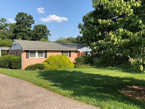 House for rent with large private driveway